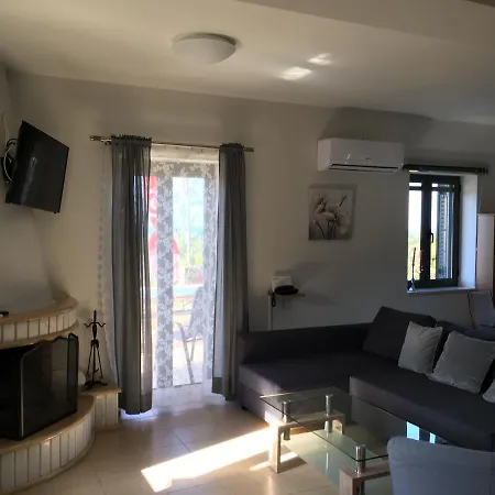 Saradeas Home Στούπα